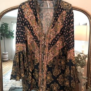 Free People tunic top with flutter sleeves Sz M